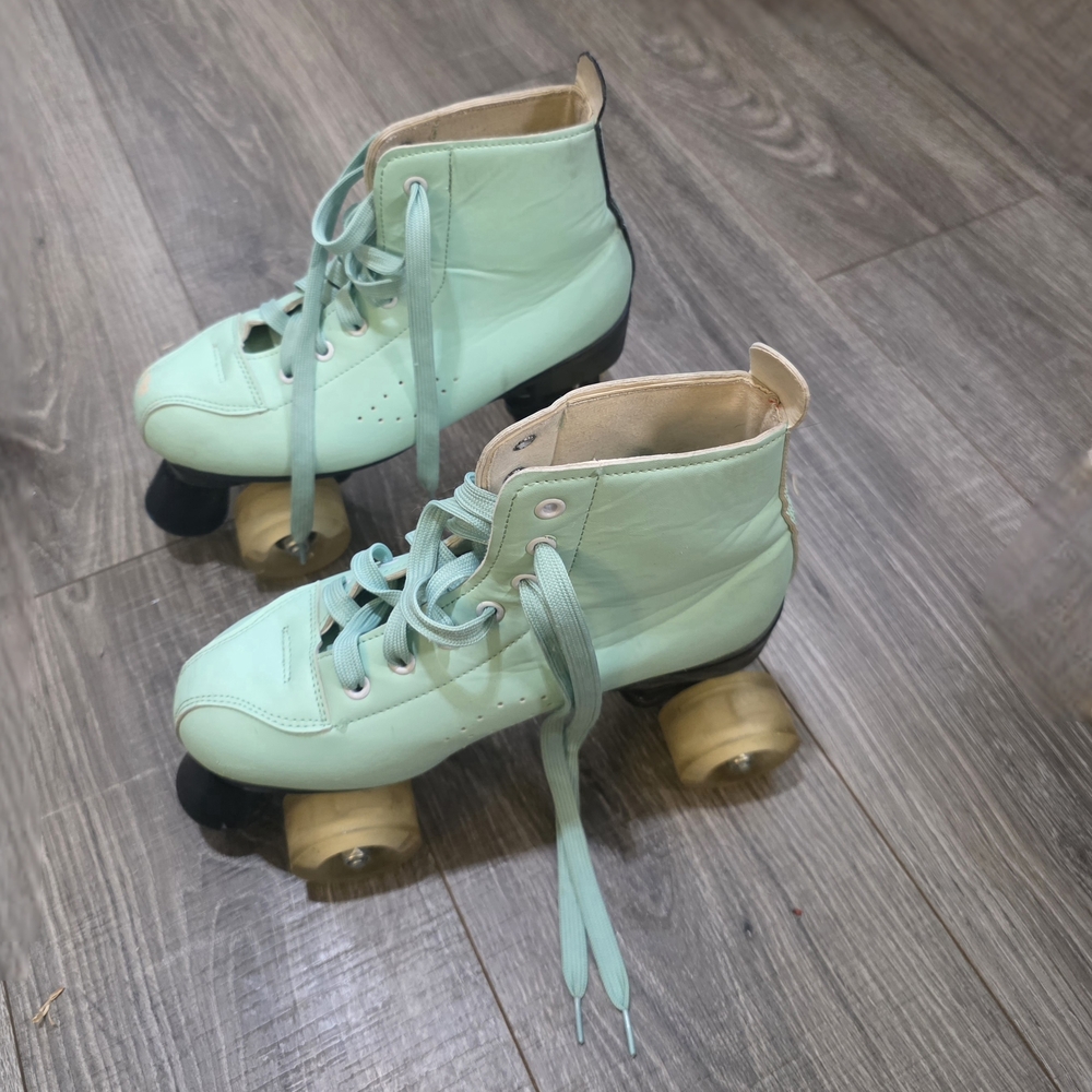 Mint Green Roller Skates for Women - Picture 3 of 6